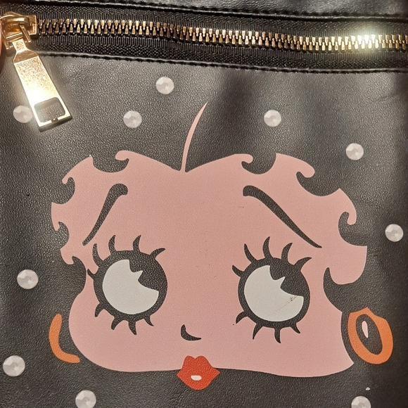 Betty Boop Crossbody Bag - Picture 5 of 6
